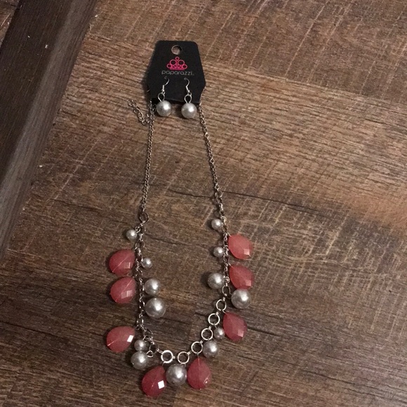 Paparazzi short necklace